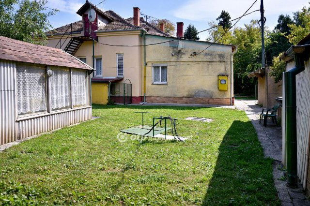 Eladó téglalakás, Siófokon 60 M Ft, 2 szobás