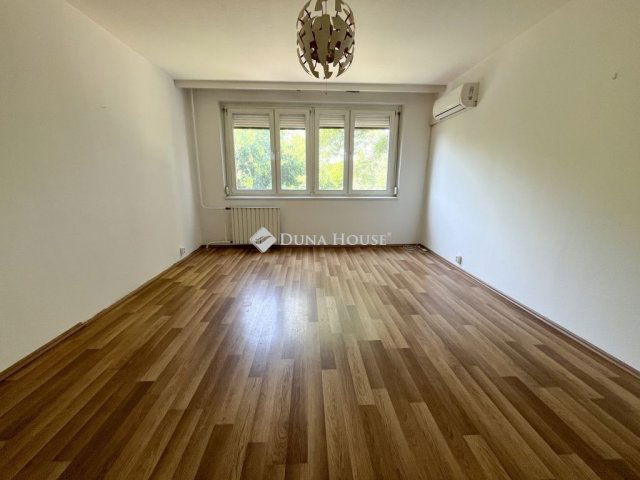 Eladó panellakás, Budapesten, XXI. kerületben 43.7 M Ft, 1 szobás