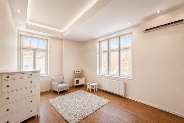 Eladó téglalakás, Budapesten, V. kerületben 219 M Ft, 4+1 szobás