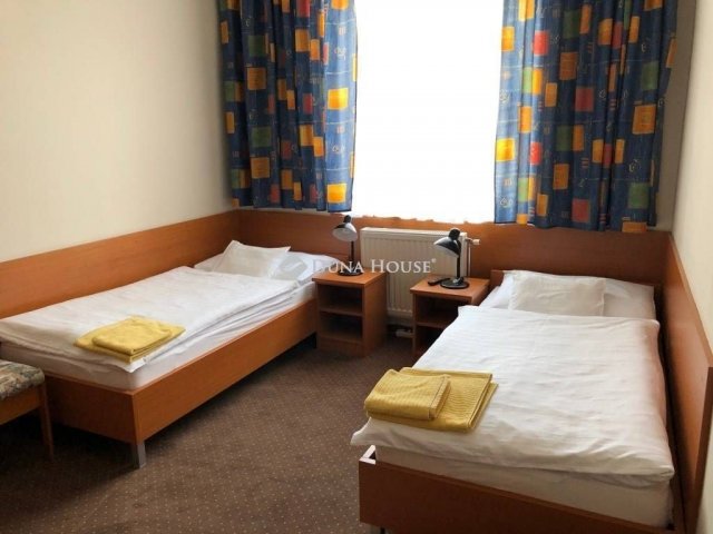 Eladó hotel, Tolnán 590 M Ft, 31 szobás / költözzbe.hu