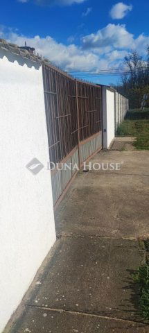 Eladó családi ház, Tóalmáson 90 M Ft, 3 szobás