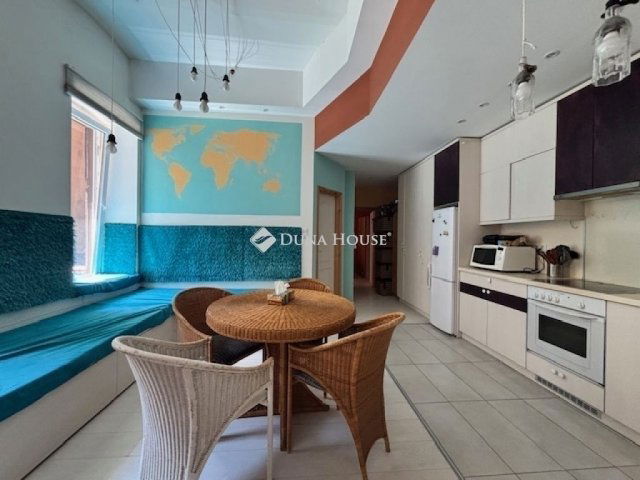 Eladó téglalakás, Budapesten, VIII. kerületben 110 M Ft