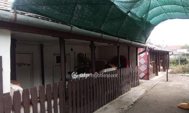 Eladó családi ház, Berettyóújfaluban 88 M Ft, 6 szobás