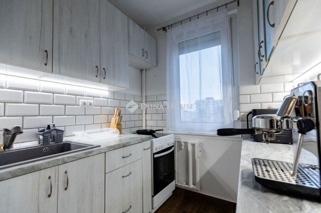 Eladó panellakás, Budapesten, XI. kerületben 96 M Ft, 4 szobás