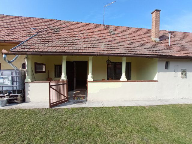 Eladó családi ház, Kisorosziban 39.5 M Ft, 2 szobás