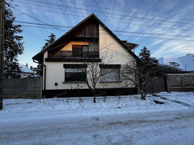 Eladó családi ház, Gyulán, Árnyas utcában 49.99 M Ft, 4 szobás