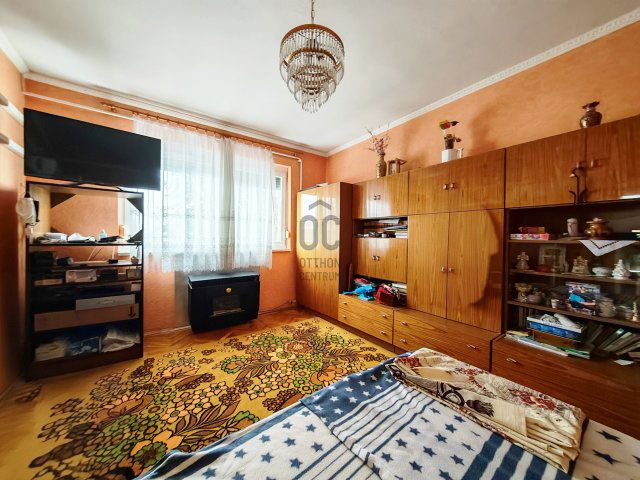 Eladó téglalakás, Székesfehérvárott 85 M Ft, 5 szobás