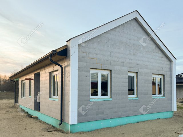 Eladó családi ház, Mórahalmon 52.665 M Ft, 4 szobás