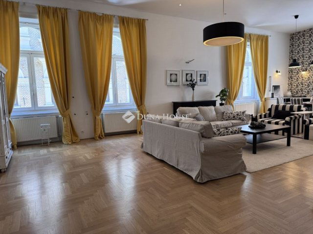 Kiadó téglalakás, albérlet, Budapesten, VI. kerületben