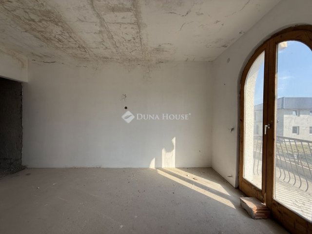 Eladó téglalakás, Szigetszentmiklóson 70 M Ft, 3 szobás