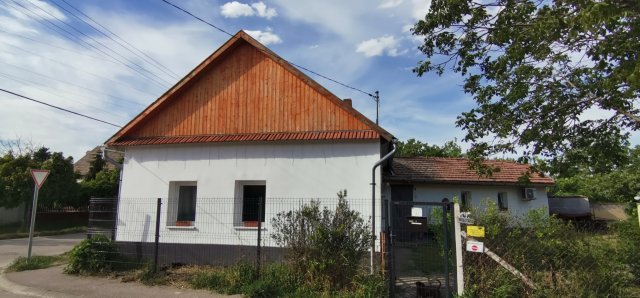 Eladó családi ház, Jászárokszálláson 20 M Ft, 4 szobás