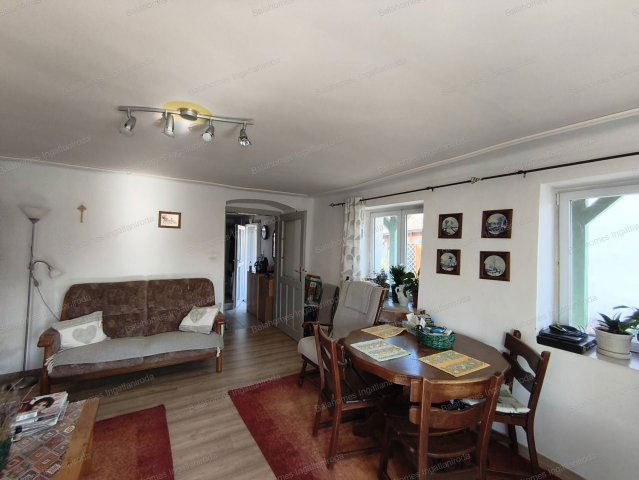 Eladó családi ház, Balatonszabadiban 65 M Ft, 4+1 szobás