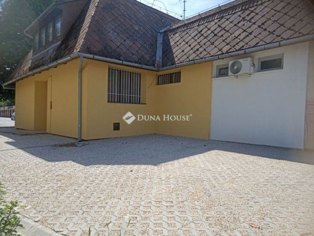 Eladó iroda, Nagykanizsán, Berzsenyi Dániel utcában 120 M Ft