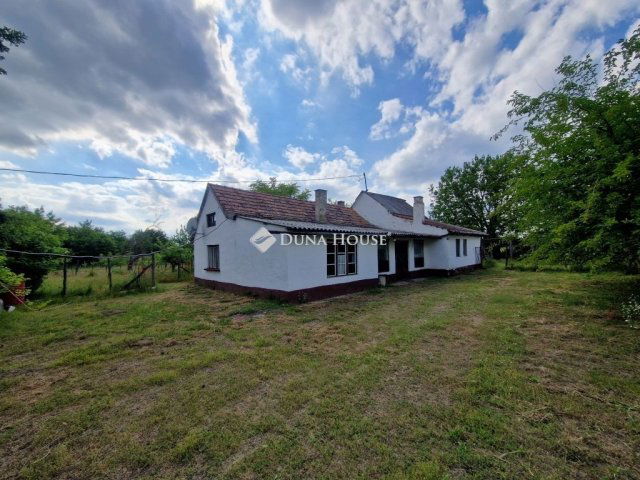 Eladó családi ház, Baján 25 M Ft, 4 szobás