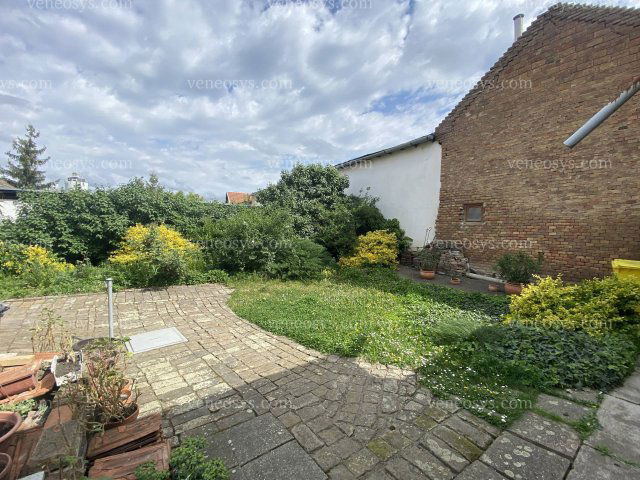 Eladó családi ház, Gyulán 46.8 M Ft, 2 szobás