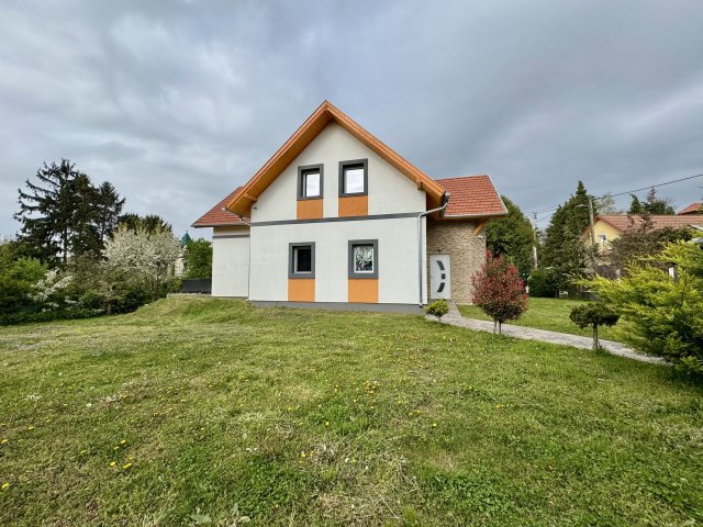 Eladó családi ház, Gyenesdiáson 154.9 M Ft, 6 szobás