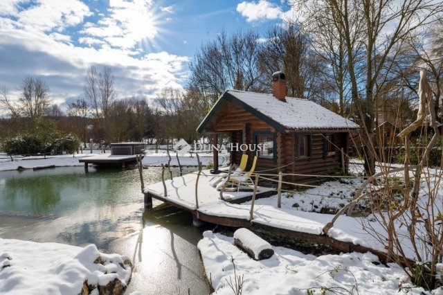 Eladó családi ház, Nőtincsen 1276.74 M Ft, 8 szobás