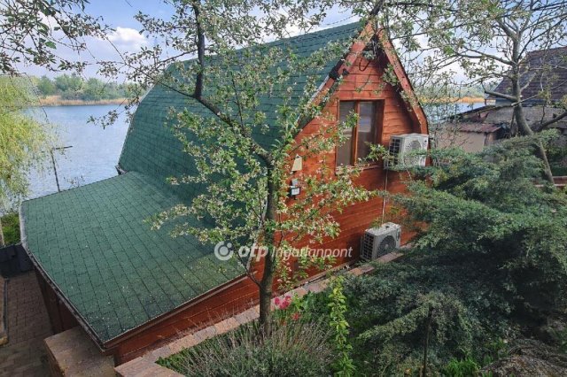 Eladó családi ház, Szigetszentmiklóson 126.9 M Ft, 2 szobás