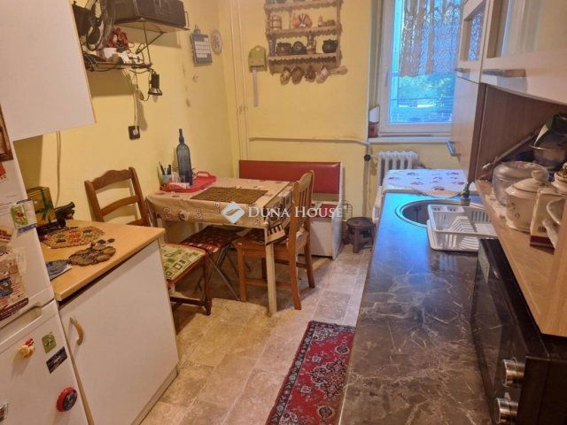 Eladó téglalakás, Tatabányán 36.9 M Ft, 1 szobás