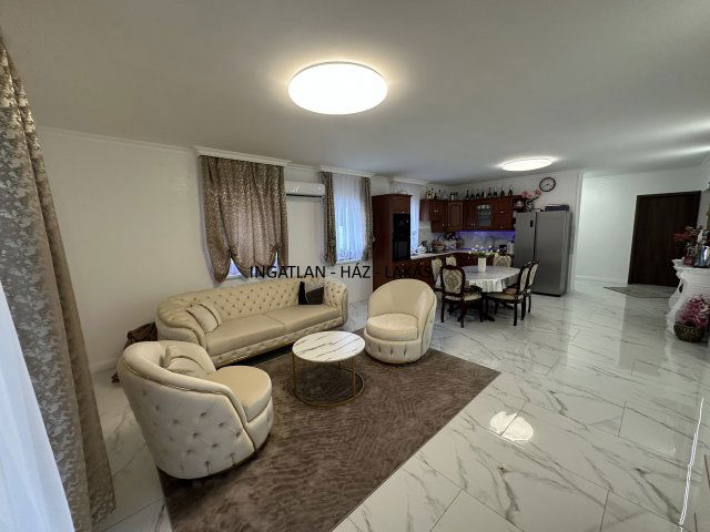 Eladó családi ház, Veresegyházon 167.99 M Ft, 4 szobás