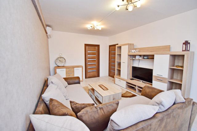 Eladó panellakás, Debrecenben 83.9 M Ft, 4 szobás