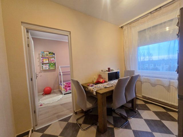 Eladó panellakás, Debrecenben 57.99 M Ft, 2+2 szobás