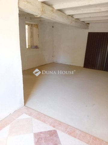 Eladó családi ház, Pálmonostorán 8.3 M Ft, 1 szobás