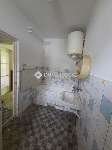 Eladó családi ház, Harkányban 37 M Ft, 4 szobás