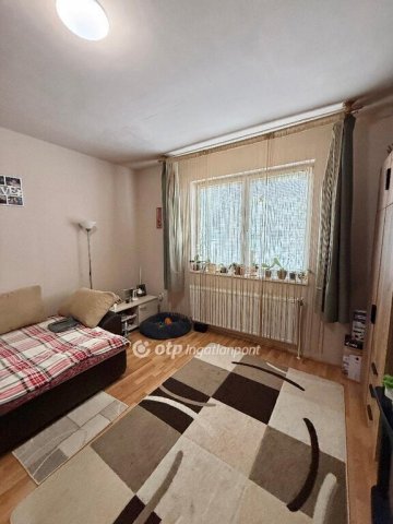Eladó téglalakás, Nyíregyházán 31.5 M Ft, 1 szobás