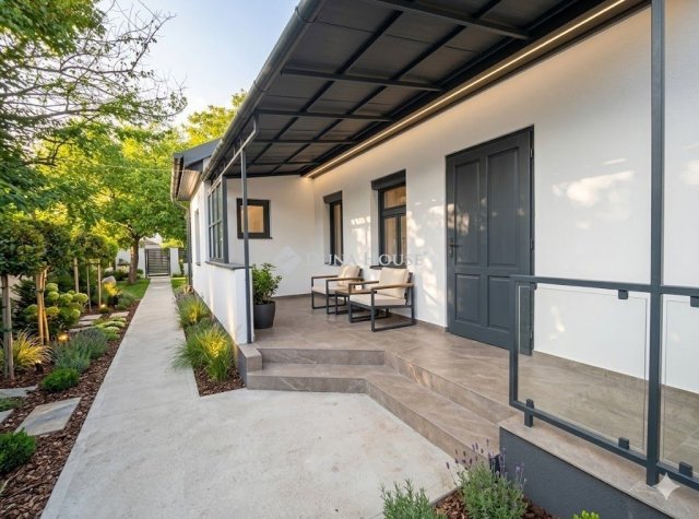 Eladó családi ház, Szigetszentmiklóson 65 M Ft, 2 szobás