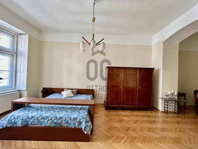 Eladó téglalakás, Budapesten, VI. kerületben 135 M Ft, 2 szobás