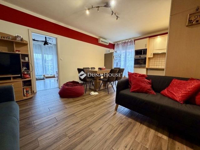 Eladó téglalakás, Dunakeszin 83.9 M Ft, 4 szobás