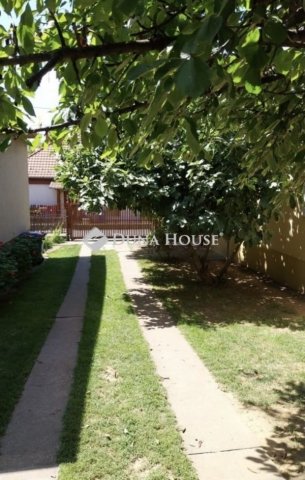 Eladó családi ház, Pécsett 94.99 M Ft, 4 szobás