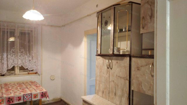 Eladó családi ház, Tiszaföldváron 13.5 M Ft, 3 szobás