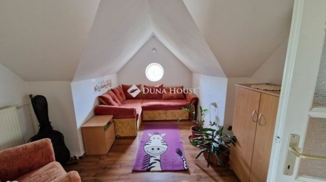 Eladó családi ház, Vecsésen 140.9 M Ft, 3 szobás