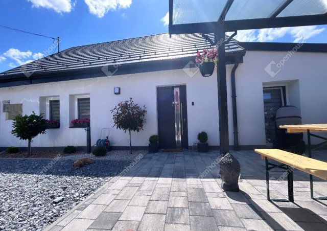 Eladó családi ház, Kapuváron 64.99 M Ft, 2 szobás