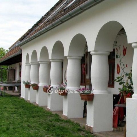 Eladó családi ház, Gannán 86.99 M Ft, 7 szobás