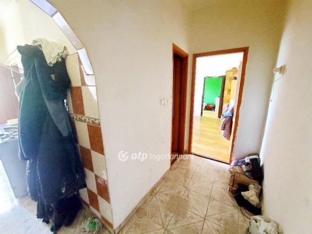Eladó téglalakás, Miskolcon 10.5 M Ft, 2 szobás