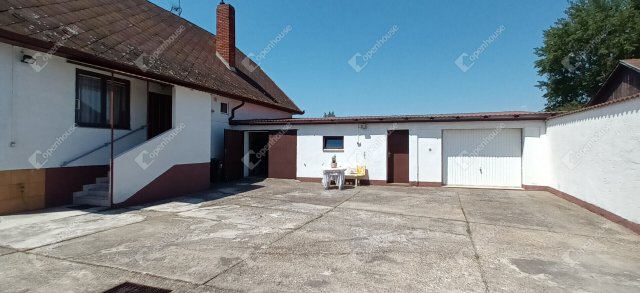 Eladó családi ház, Halászin 89.5 M Ft, 4 szobás