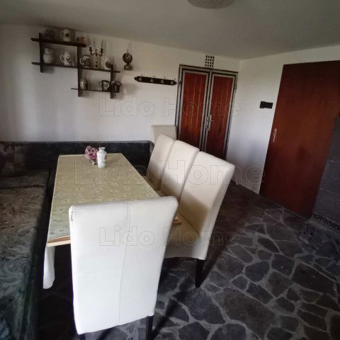 Kiadó családi ház, albérlet, Karádon 202 E Ft / hó, 5 szobás