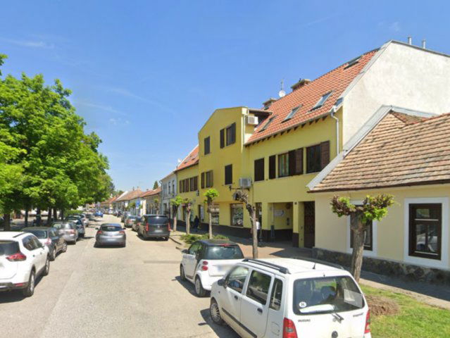 Kiadó iroda, Szentendrén, Kossuth Lajos utcában 200 E Ft / hó