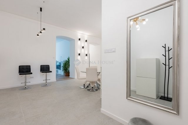 Eladó téglalakás, Budapesten, VI. kerületben 145 M Ft, 3 szobás