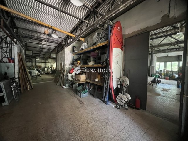 Eladó ipari ingatlan, Kesztölcön 250 M Ft / költözzbe.hu