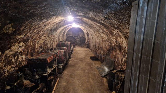 Eladó családi ház, Kesztölcön 19.9 M Ft, 1 szobás