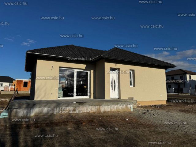 Eladó családi ház, Vácrátóton 78.9 M Ft, 1+3 szobás