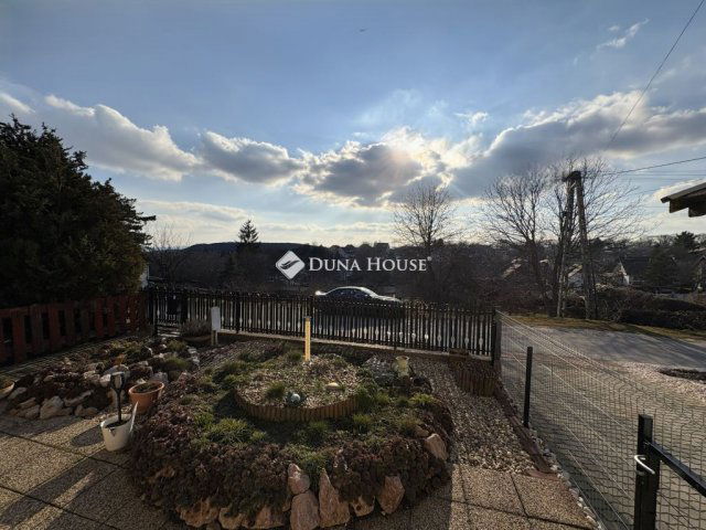 Eladó családi ház, Csolnokon, Hársfa utcában 75 M Ft, 4 szobás