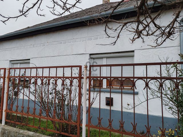 Eladó családi ház, Rákócziújfalun 18 M Ft, 2 szobás