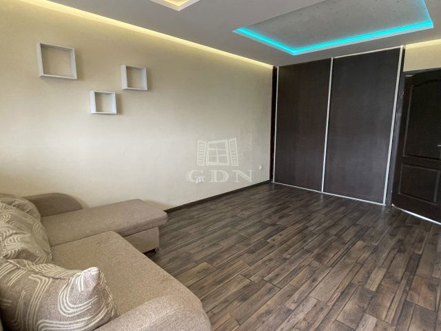 Eladó panellakás, Szegeden 55 M Ft, 2+1 szobás