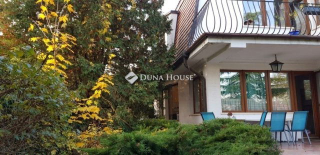 Eladó családi ház, Budapesten, III. kerületben 215 M Ft