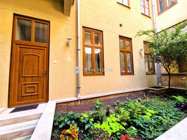 Eladó téglalakás, Budapesten, IX. kerületben, Tűzoltó utcában
